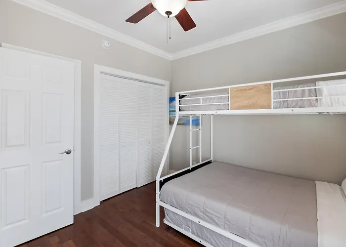 Apartment Captain No Shoes 8b By Pkrm *